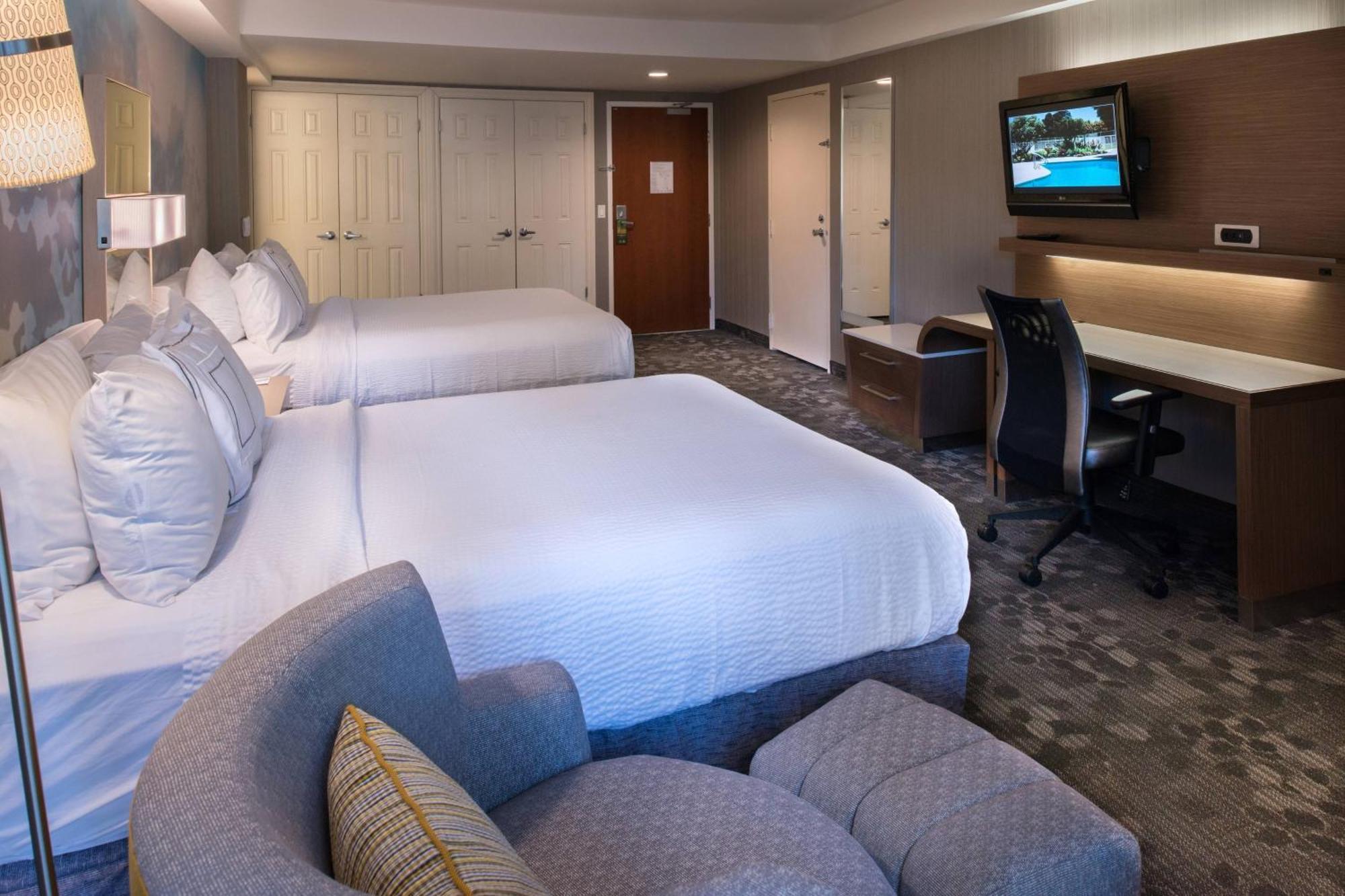 Courtyard By Marriott Oxnard/Ventura Hotel Exterior foto