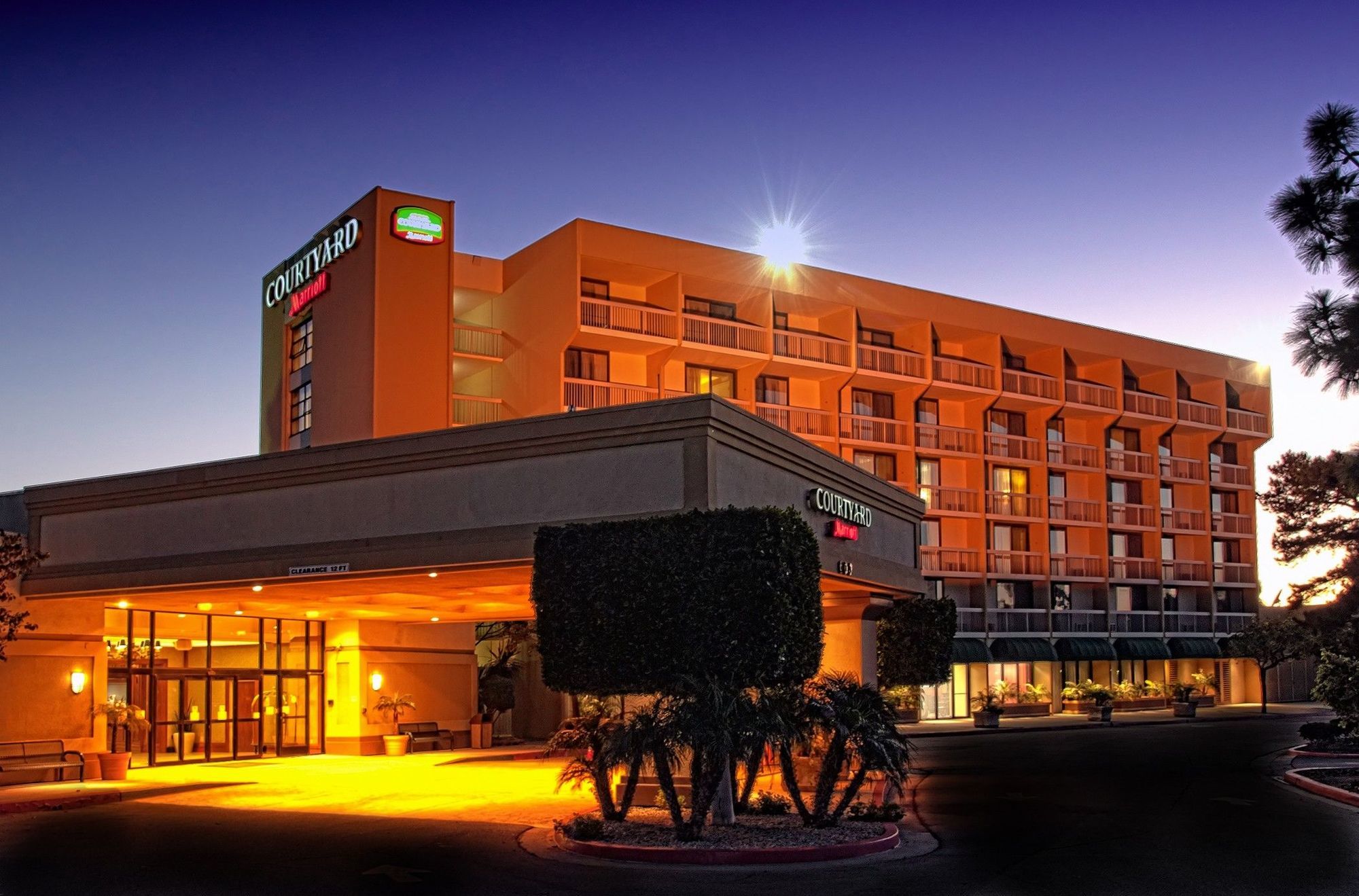 Courtyard By Marriott Oxnard/Ventura Hotel Exterior foto