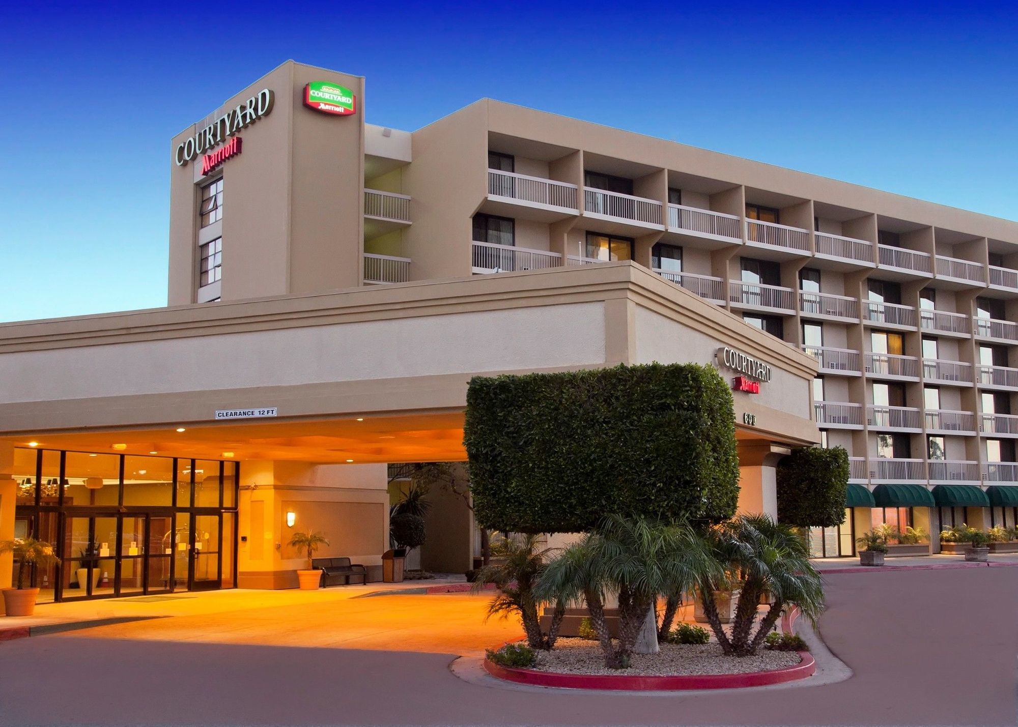 Courtyard By Marriott Oxnard/Ventura Hotel Exterior foto
