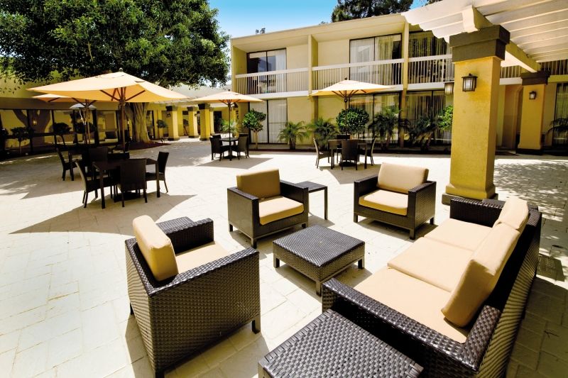 Courtyard By Marriott Oxnard/Ventura Hotel Exterior foto