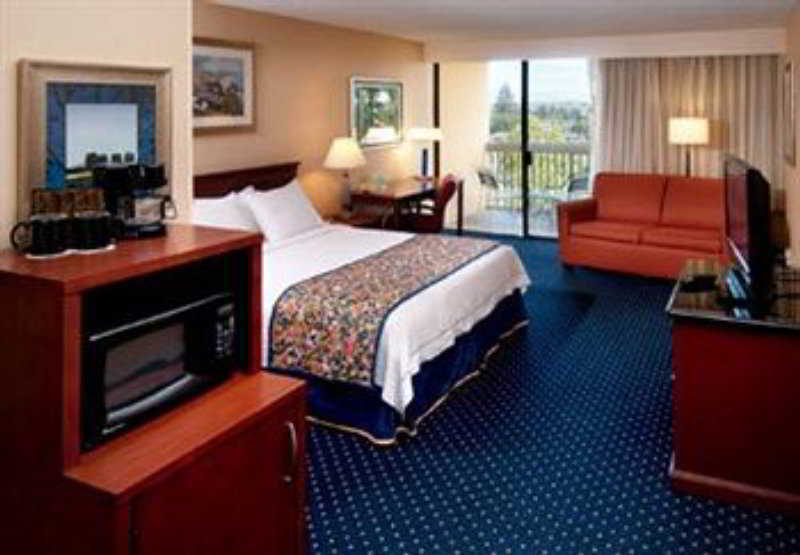 Courtyard By Marriott Oxnard/Ventura Hotel Exterior foto
