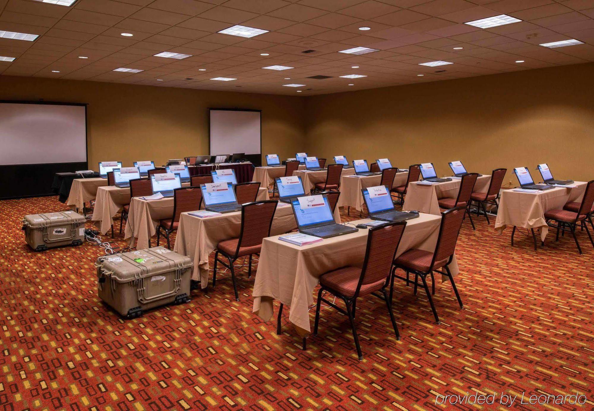 Courtyard By Marriott Oxnard/Ventura Hotel Exterior foto