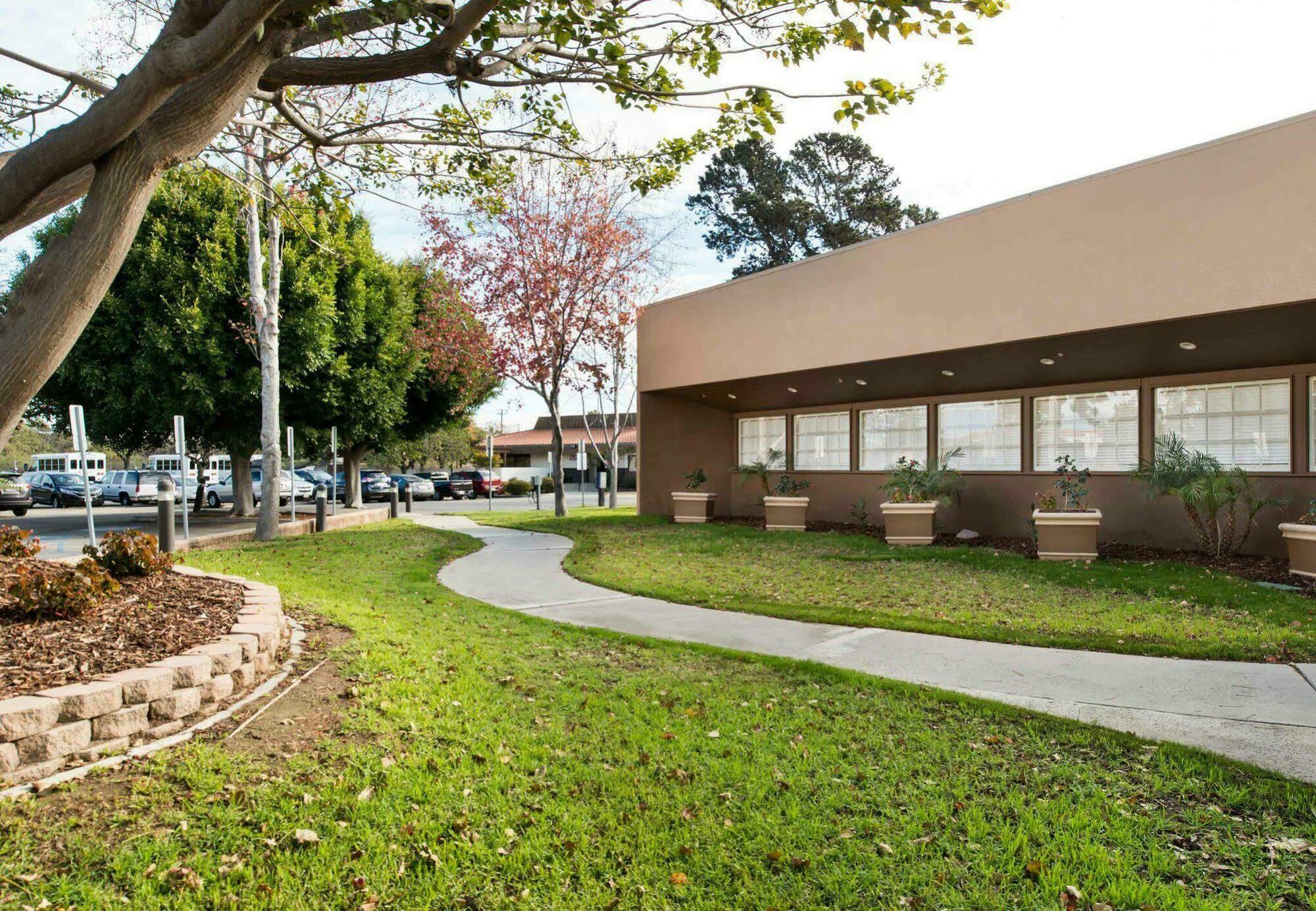 Courtyard By Marriott Oxnard/Ventura Hotel Exterior foto