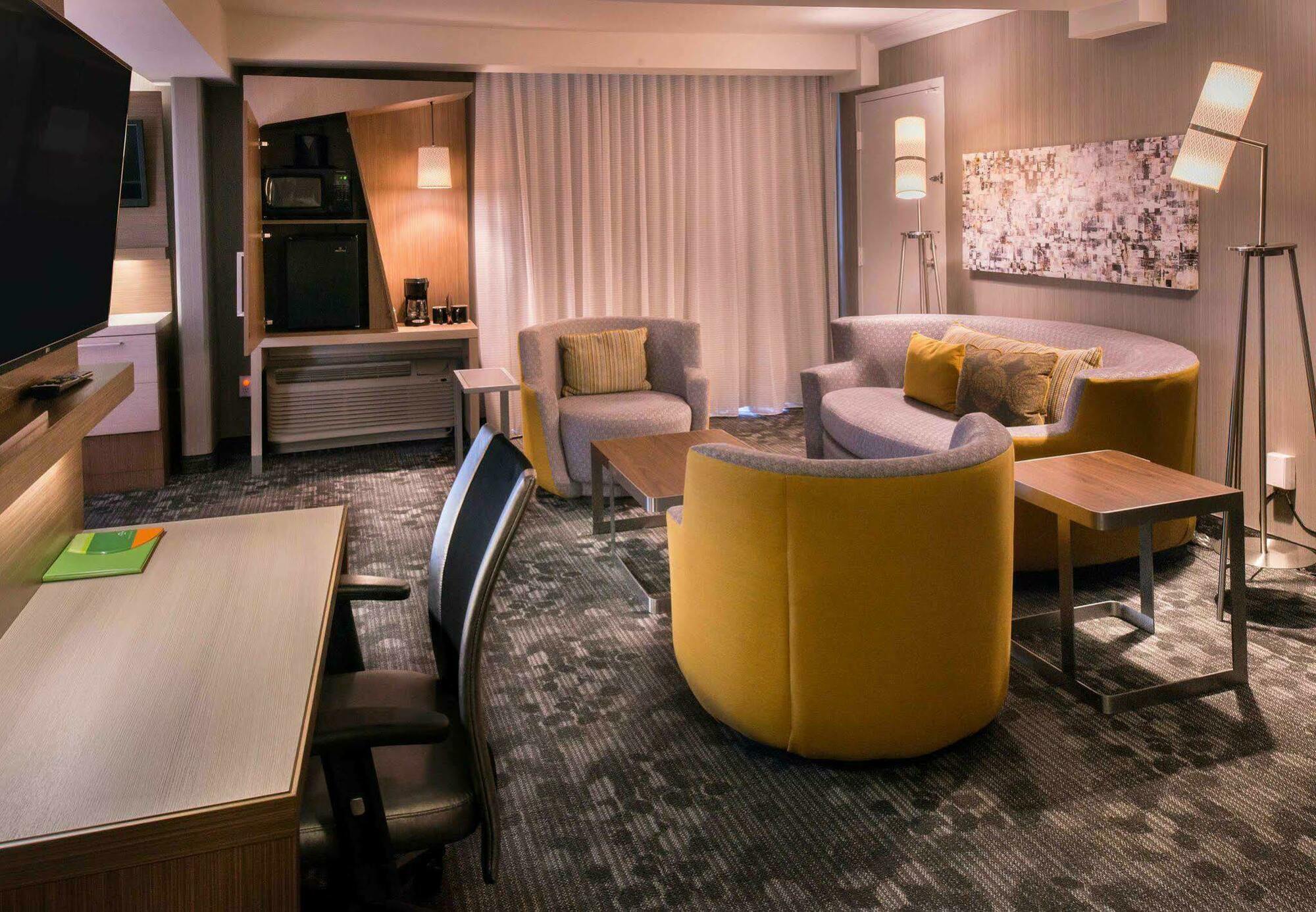 Courtyard By Marriott Oxnard/Ventura Hotel Exterior foto