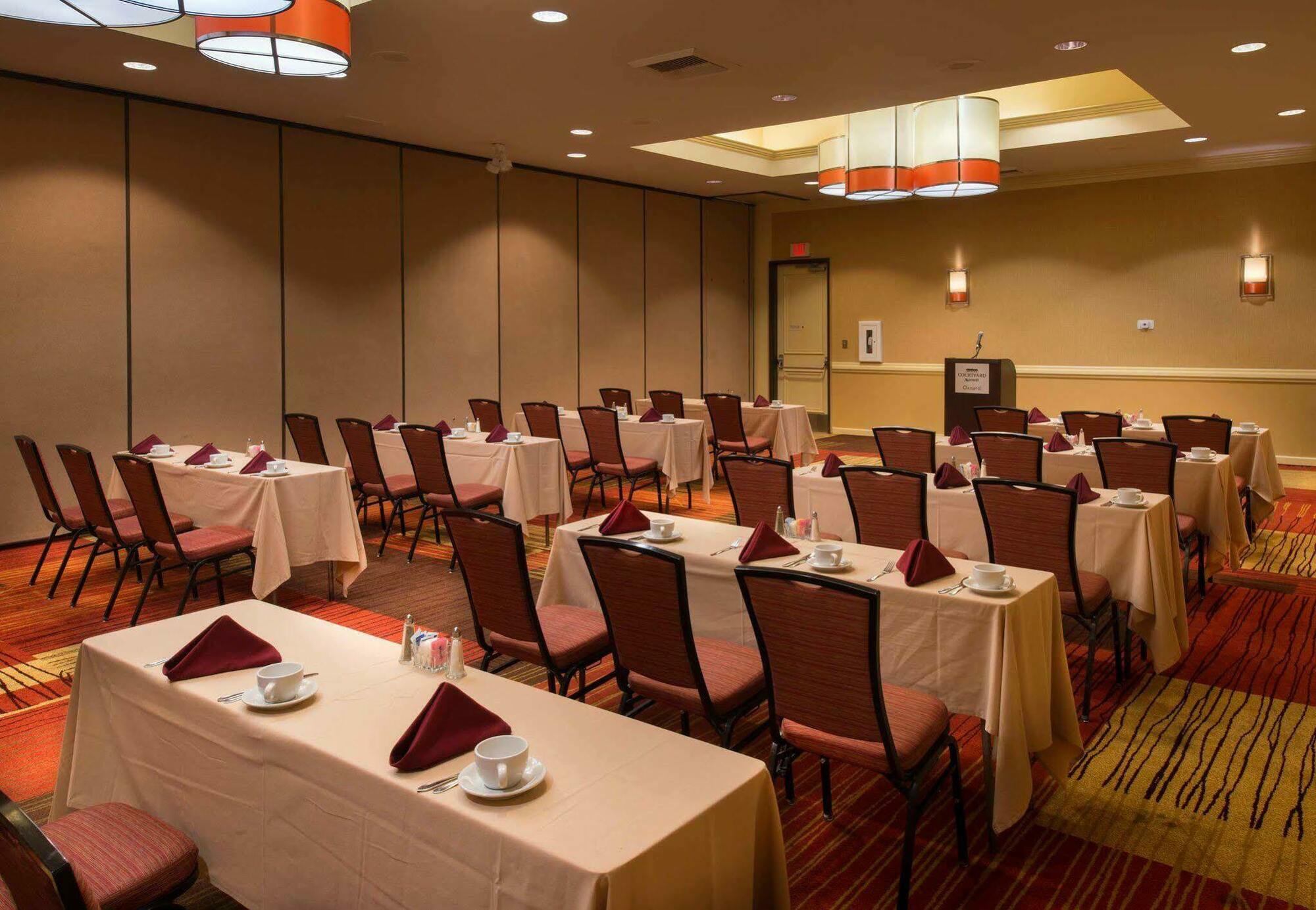 Courtyard By Marriott Oxnard/Ventura Hotel Exterior foto
